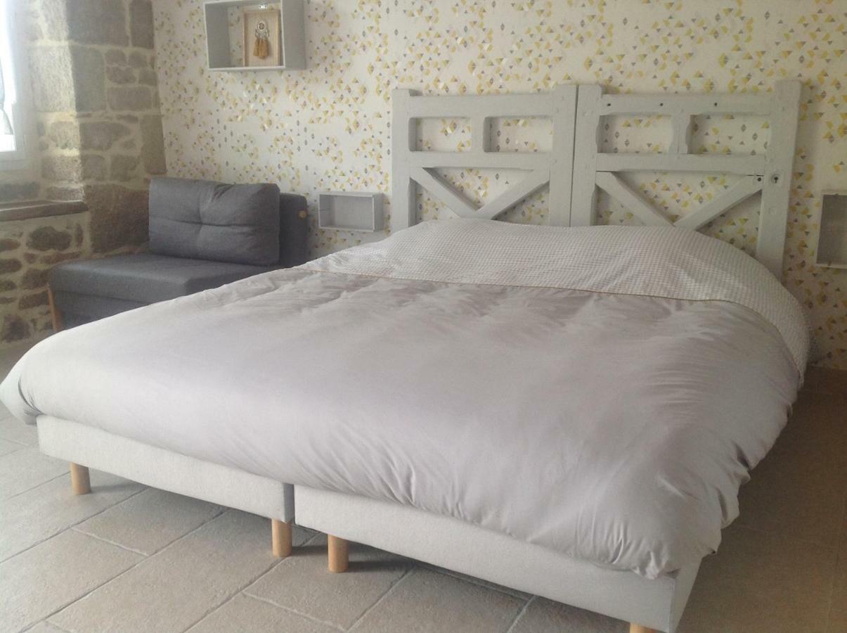 Les Rocailles Hotel La Foret-Auvray ภายนอก รูปภาพ